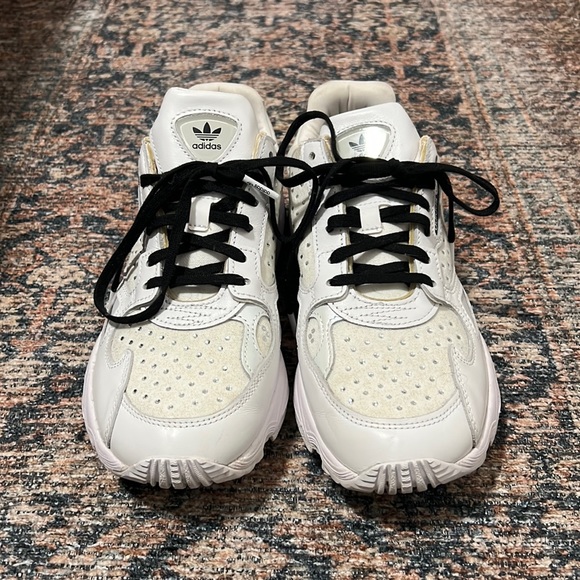 Size 8 adidas falcons rhinestones - Picture 1 of 4